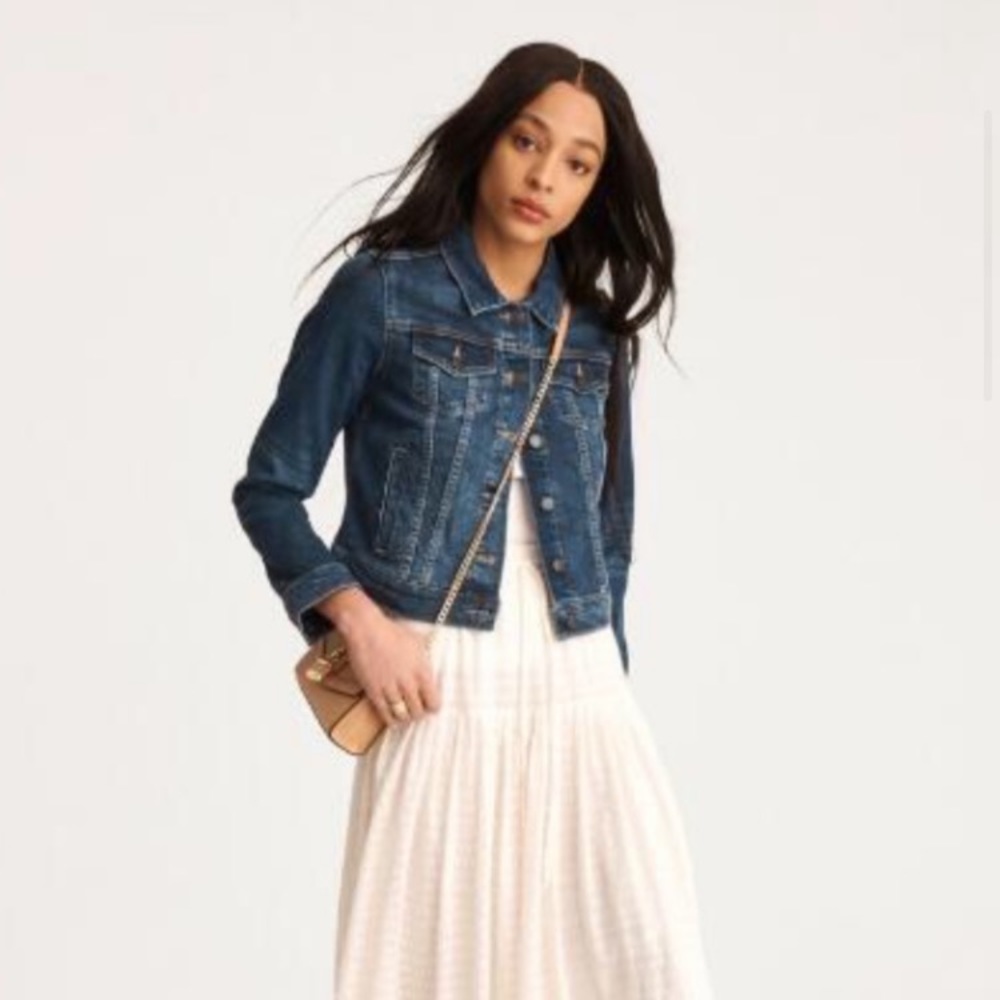 DKNY Denim Trucker Jacket ~ Medium Wash Blue Jean ~ Bronze Buttons ~ Medium